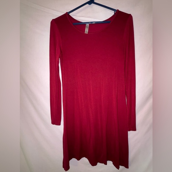 Lyss Loo Dresses & Skirts - Lyss Loo Elegant Scarlet Long Sleeve Dress